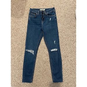 Topshop Jamie Jeans skinny with busted knees & raw hem
